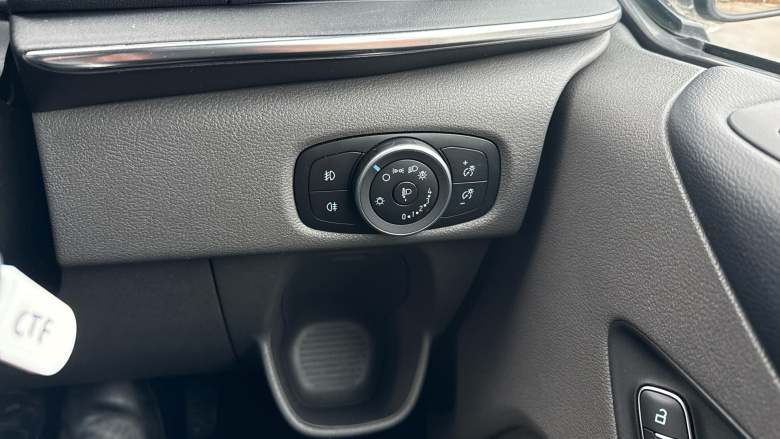 Ford Tourneo Custom Transit Custom Tourneo L2 Diesel Fwd 2.0 EcoBlue 130ps Low Roof 8 Seater Titanium